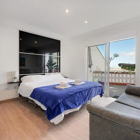 Апартаменты 3 Bedrooms Heated Pool Адехе