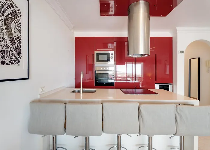 Апартаменты 3 Bedrooms Heated Pool