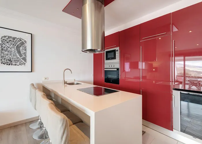 Апартаменты 3 Bedrooms Heated Pool *