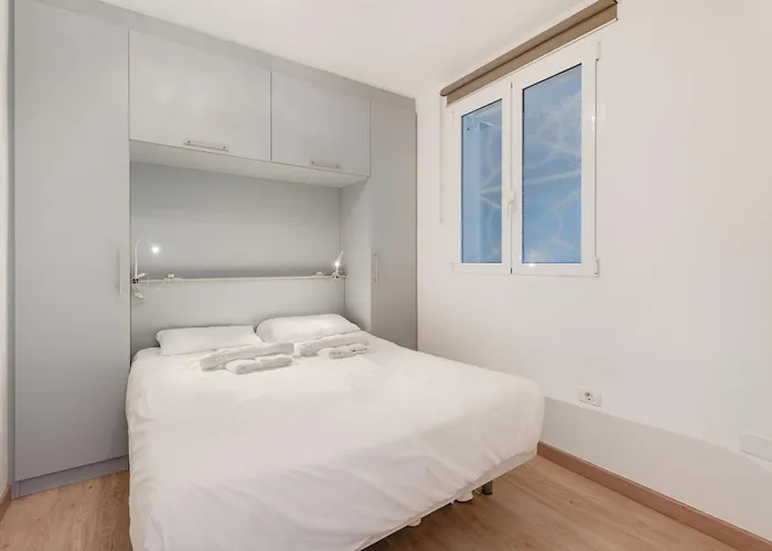 Апартаменты 3 Bedrooms Heated Pool