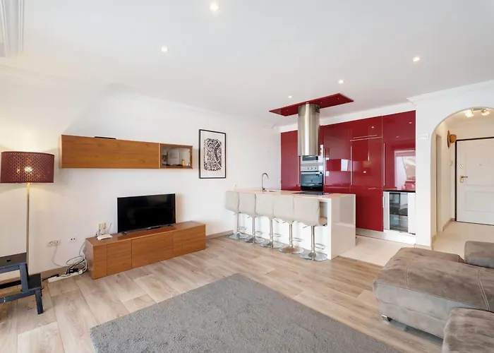 3 Bedrooms Heated Pool Апартаменты Адехе