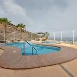 Апартаменти 3 Bedrooms Heated Pool Адехе