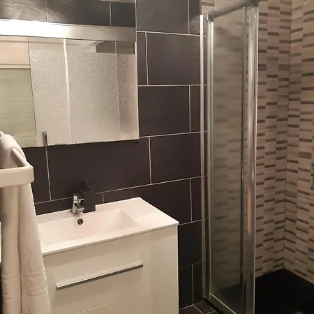 3 Bedrooms Heated Pool Apartamento *