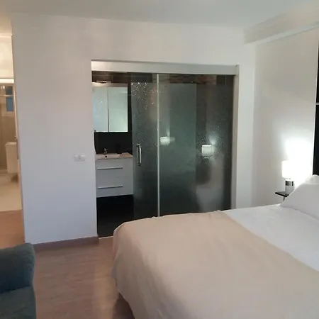 3 Bedrooms Heated Pool Lägenhet