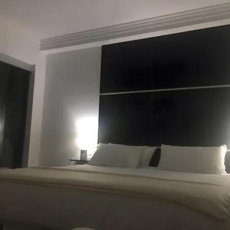 3 Bedrooms Heated Pool Διαμέρισμα