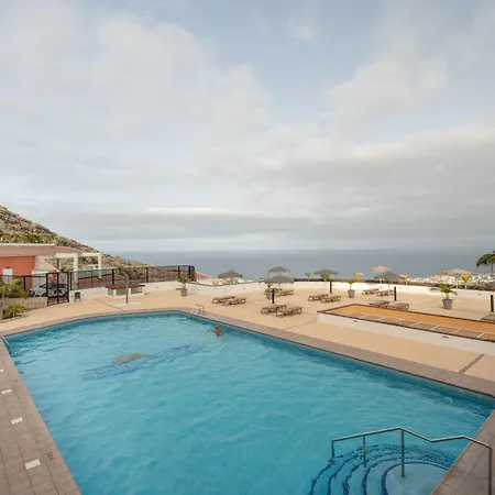Apartment 3 Bedrooms Heated Pool *