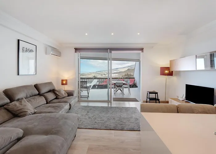 Apartment 3 Bedrooms Heated Pool