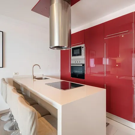 3 Bedrooms Heated Pool Апартаменты *